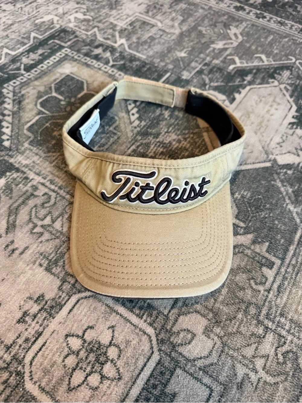 Titleist unisex sun visor tan golf Pro V 1 Velcro adjustable
